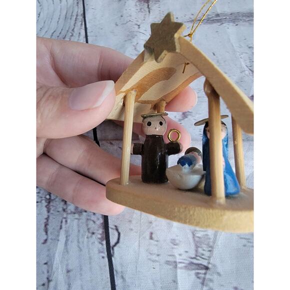 Vintage Wood Feri Nativity Mary Joseph Jesus Wood Figure Set Ornament In Stable - Picture 4 of 9